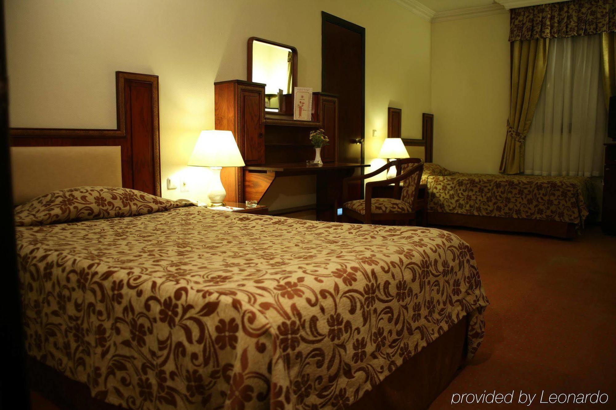 Guenes Hotel Merter Istanbul Room photo